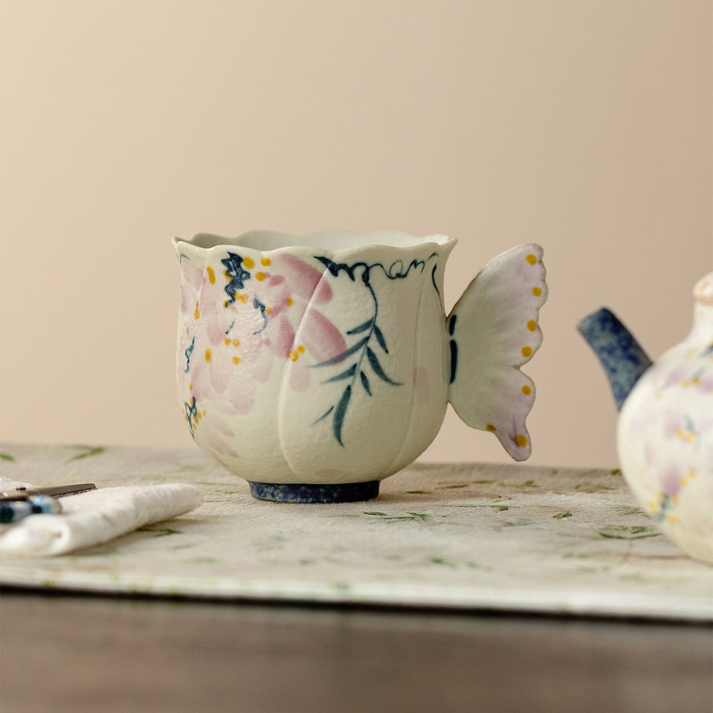 Blue-and-White Iron Red Spring Branch Butterfly Handle Tasting Cup — view 5