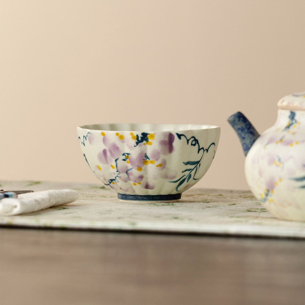 Blue-and-White Iron Red Spring Branch Chrysanthemum Tasting Cup — view 4