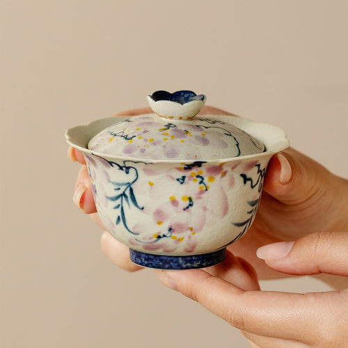 Blue-and-White Iron Red Spring Branch Lotus Flared-Rim Gaiwan — view 3