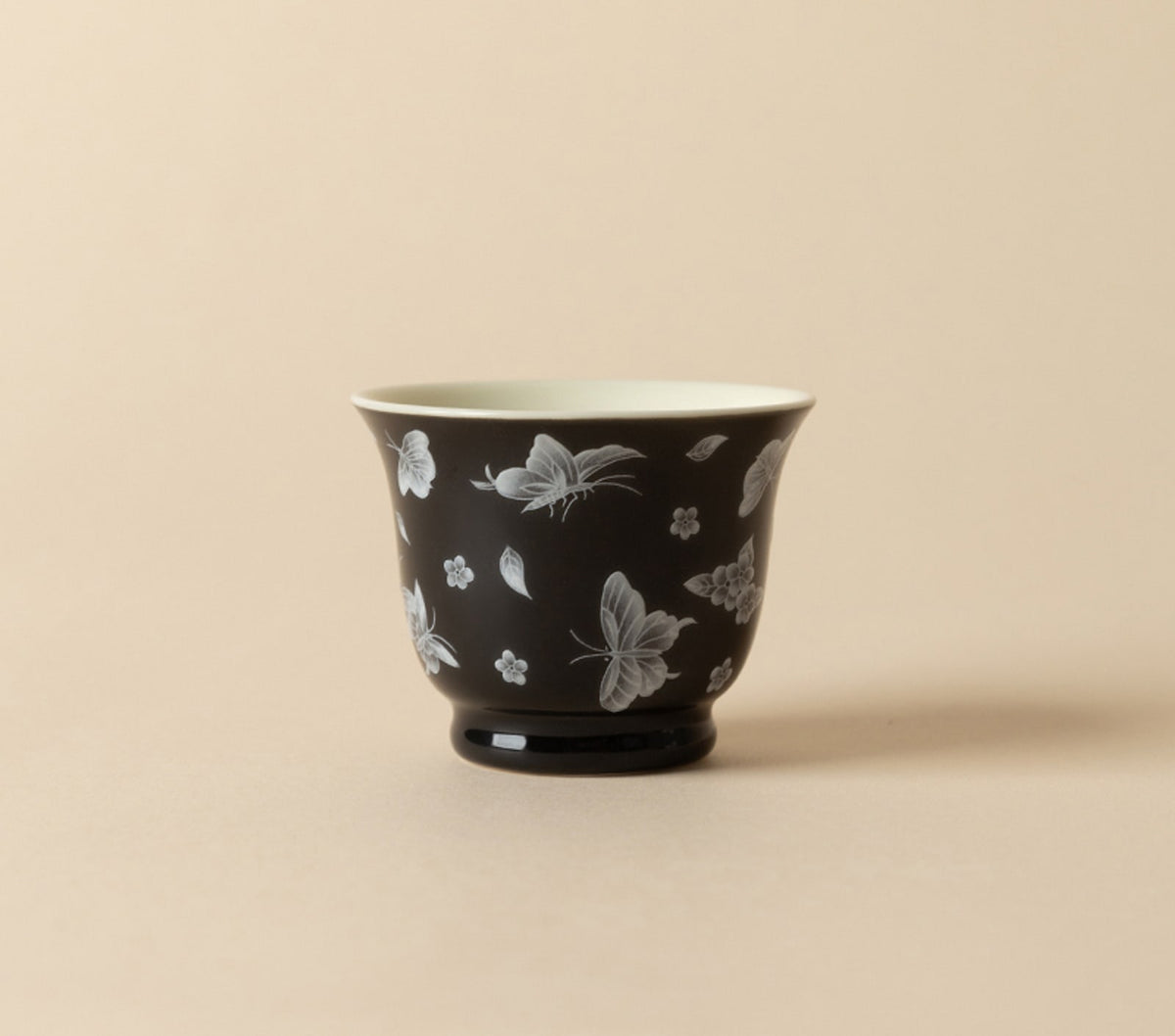 Butterfly Meadow Moyu Cup in Ink Black