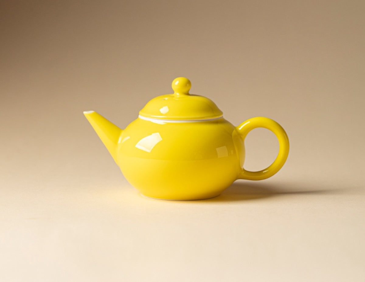 Chromatic Glaze Shuiping Teapot in Imperial Yellow