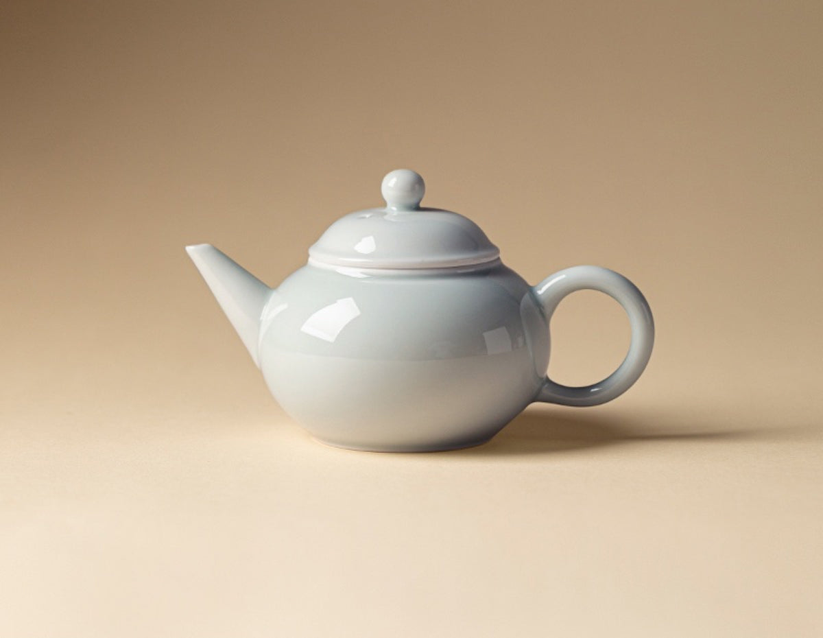 Chromatic Glaze Shuiping Teapot in Shore Blue