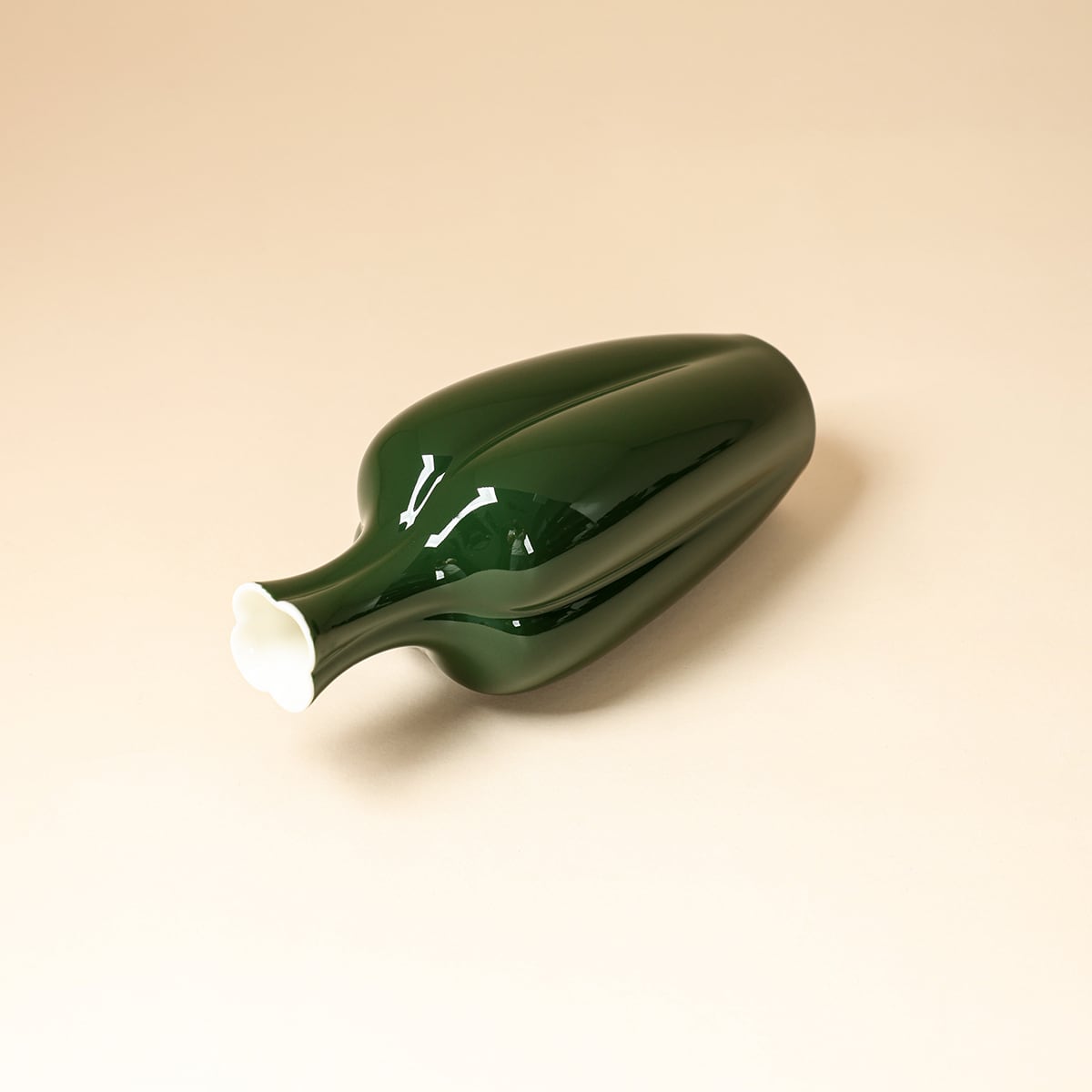 Deep Green Four-Leaf Clover Vase — view 4