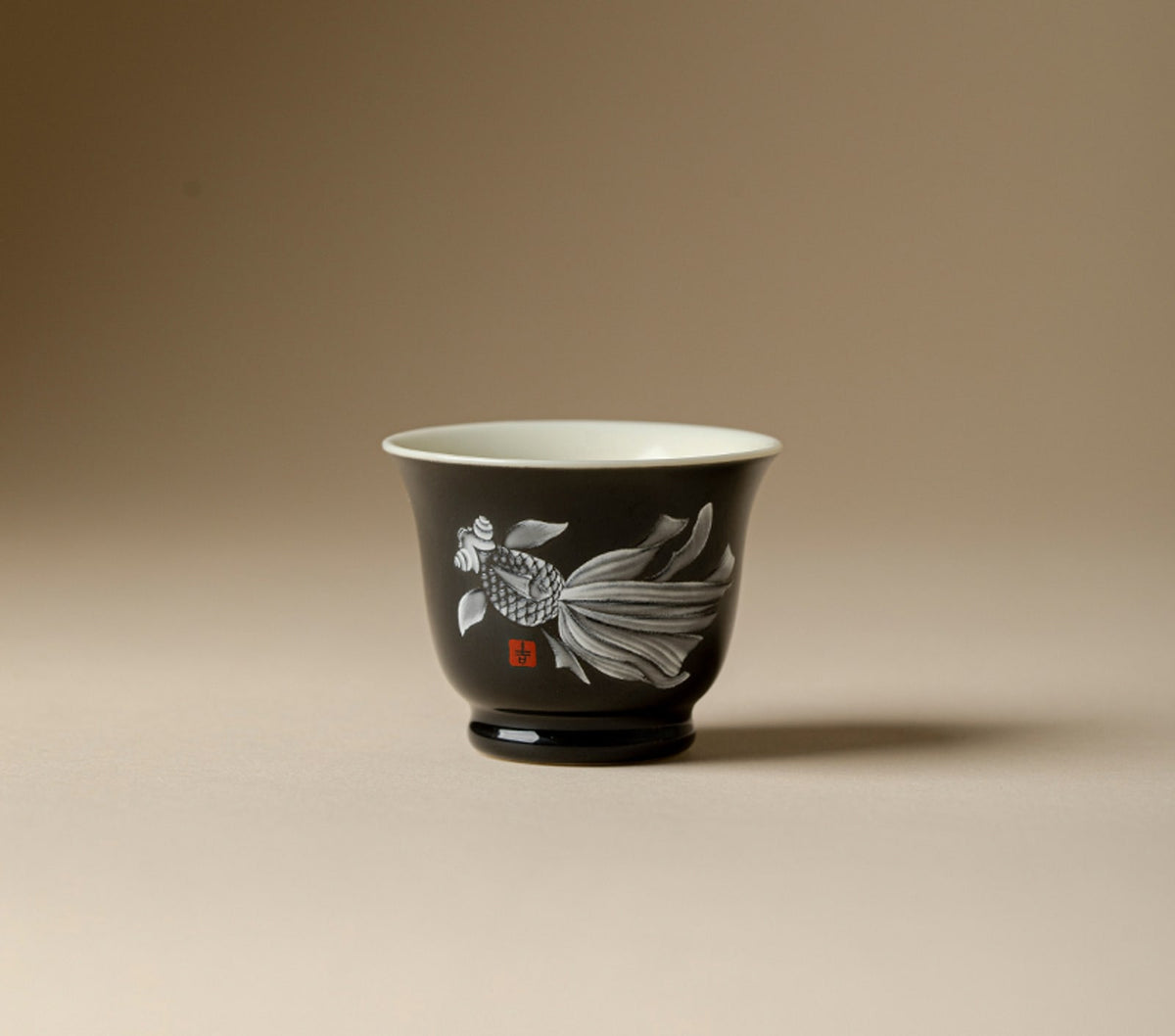 Fish in Water Moyu Cup in Ink Black