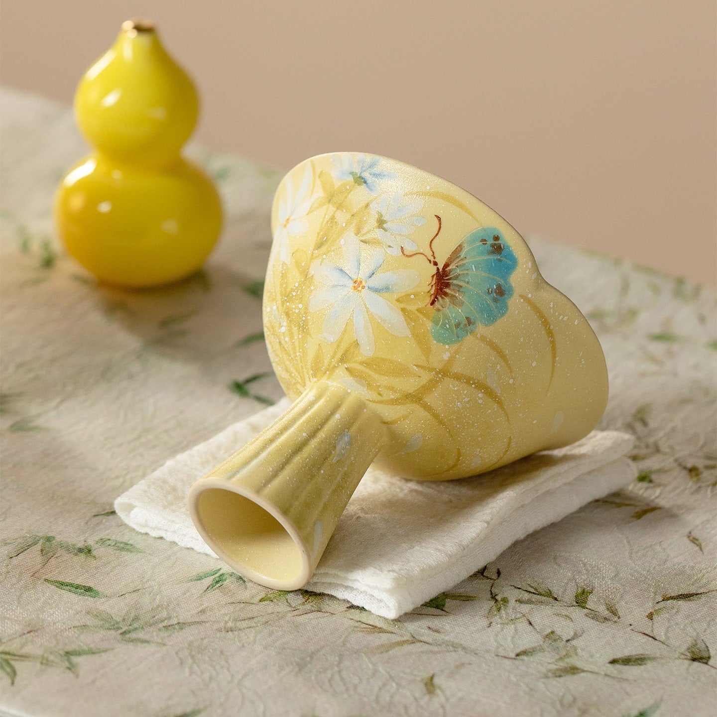 Gardenia Yellow Hand-Painted Daisy High-Footed Flow Tasting Cup — view 5