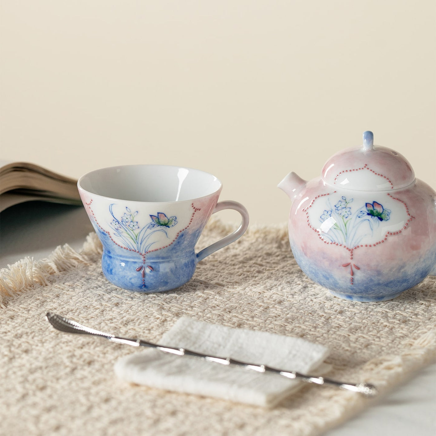 Hand-Painted Butterfly Garden Clear-Sky Ear-Handle Tasting Cup