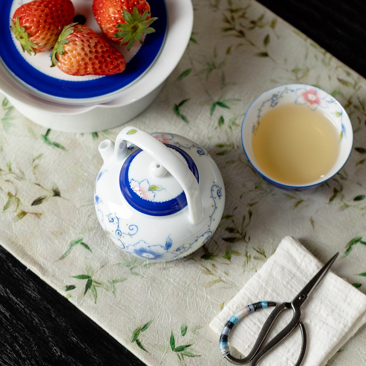 Ivory Clay Blue Floral Tale Palace Lantern Bail-Handle Teapot — view 5