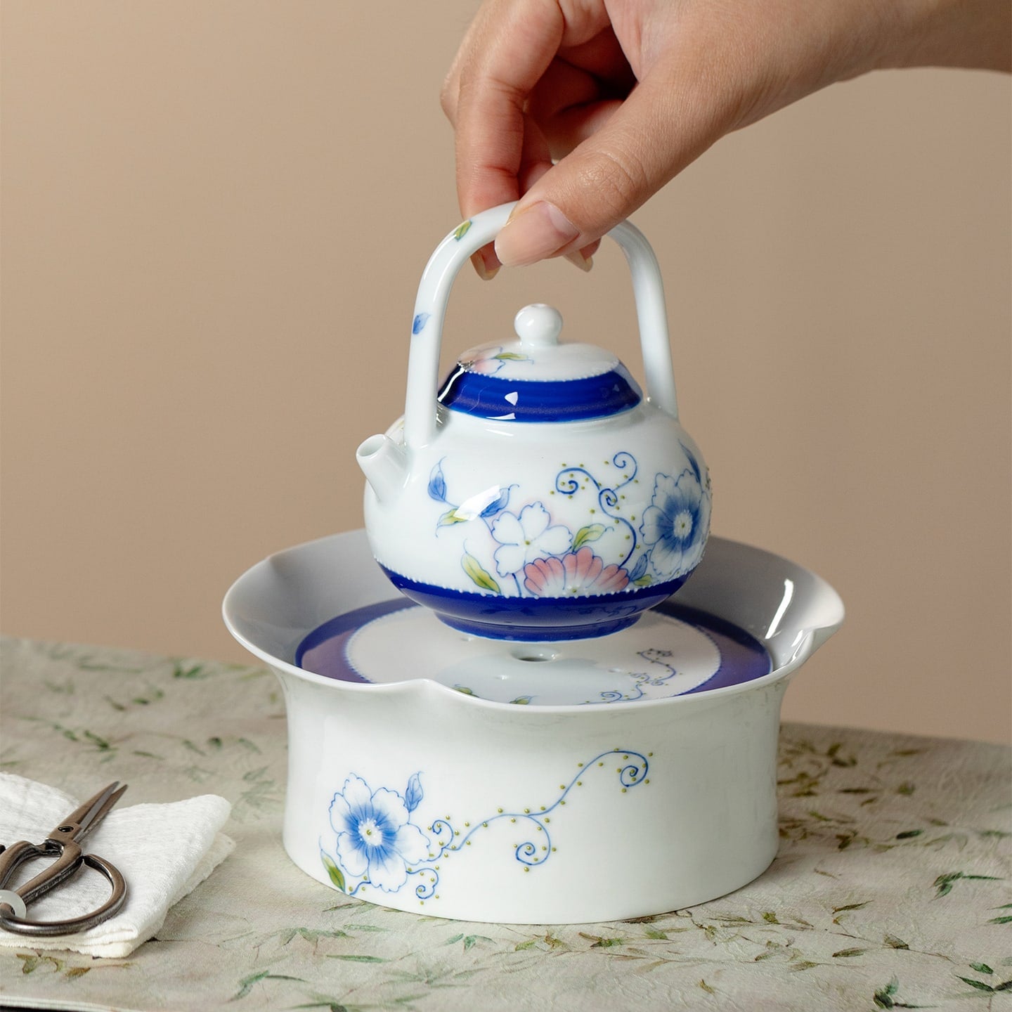 Ivory Clay Blue Floral Tale Suhe Pot Rest — view 4