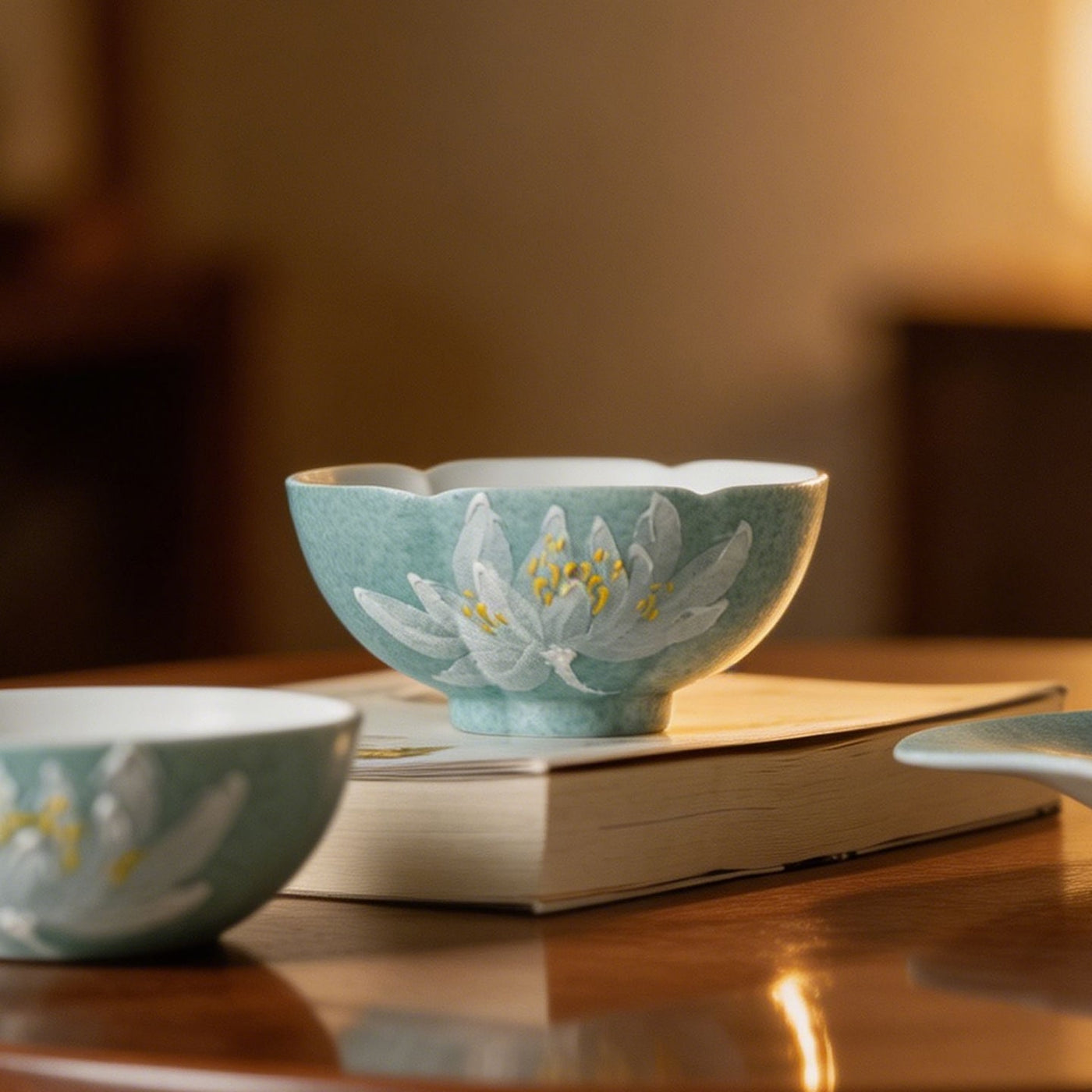 Lake Blue Moonlit White Lotus Wide Petal-Rim Tasting Cup