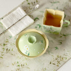 Meadow Green Hand-Painted Daisy High-Footed Petal-Rim Gaiwan — view 3