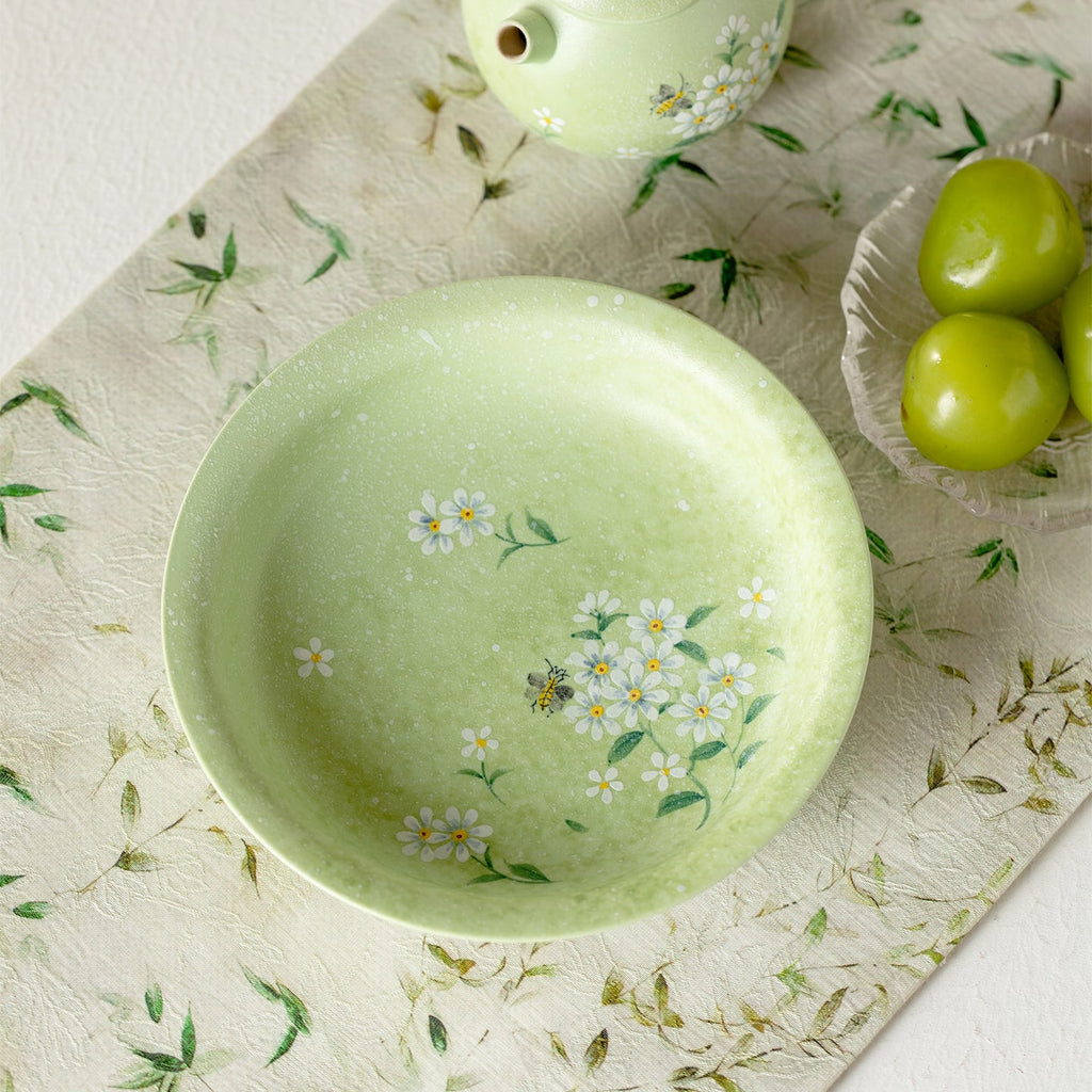 Meadow Green Hand-Painted Daisy Round Harmony Pot Rest — view 4
