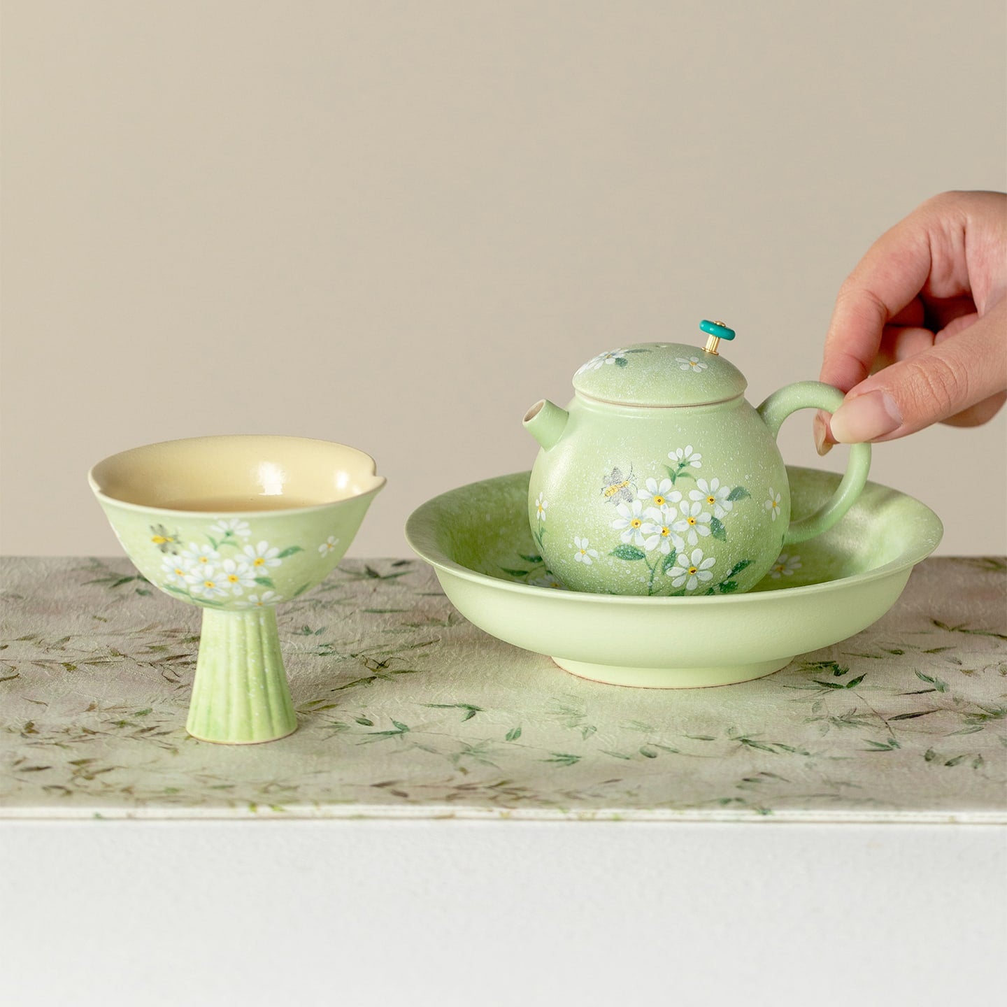 Meadow Green Hand-Painted Daisy Rounded Dumpling Teapot — view 5