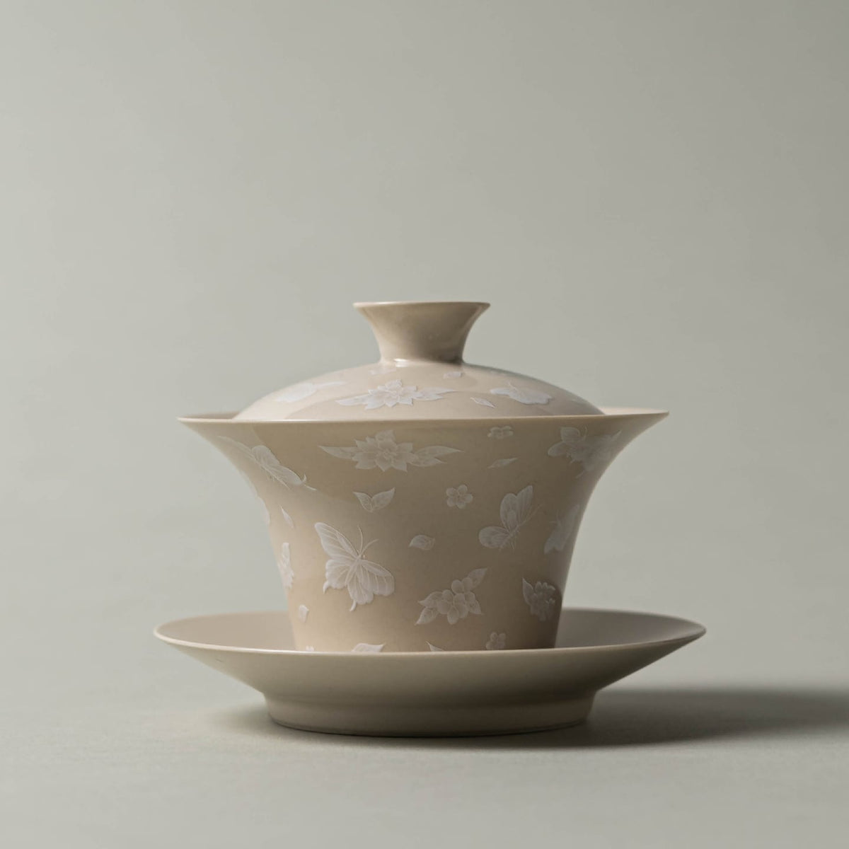 Pale Ash Butterfly Meadow Three-Piece Horseshoe Gaiwan