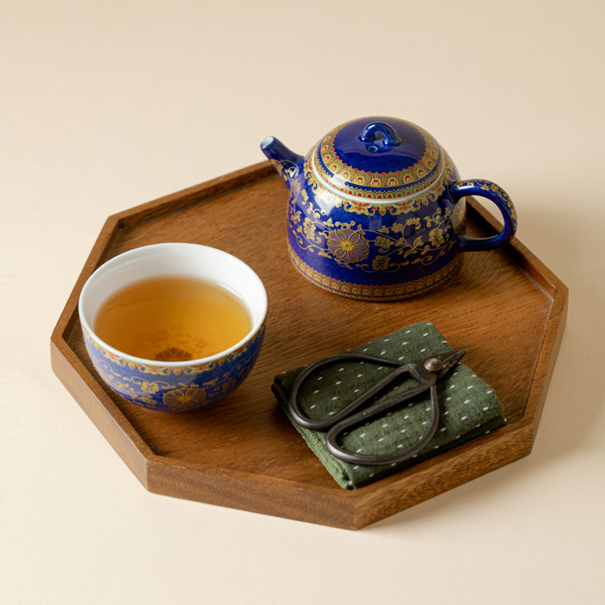 Qingding Gold Floral Teapot