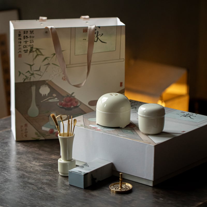Unhurried Ding White Incense Set — view 2