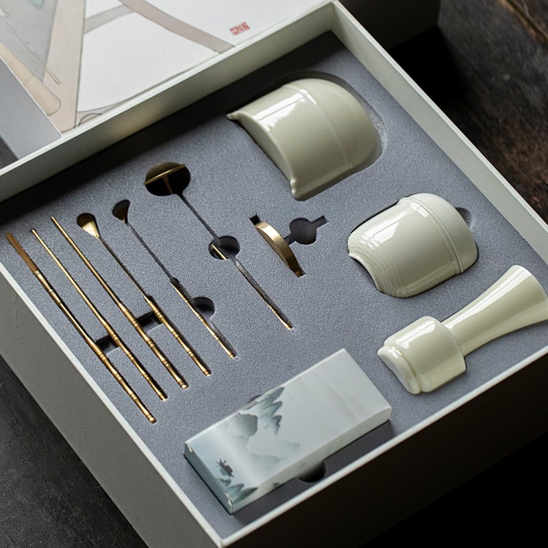 Unhurried Ding White Incense Set — view 3