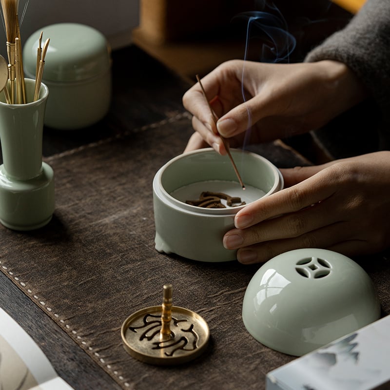 Unhurried Song Green Incense Set — view 3